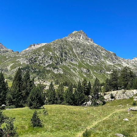 T2 bis, idéalement situé en centre-ville, au calme, tout confort Cauterets Exterior foto