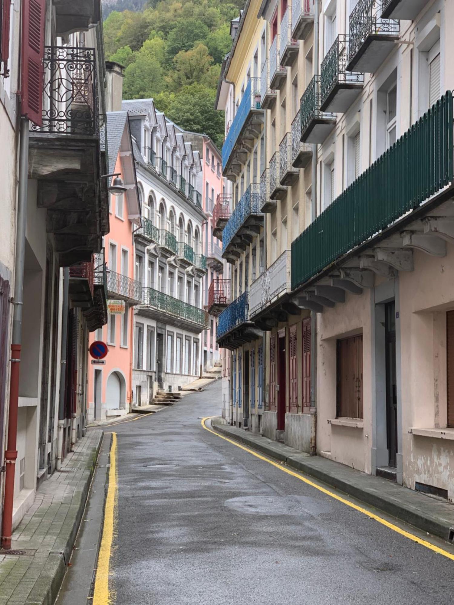T2 bis, idéalement situé en centre-ville, au calme, tout confort Cauterets Exterior foto